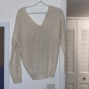 White Sweater - Twist in Back - M